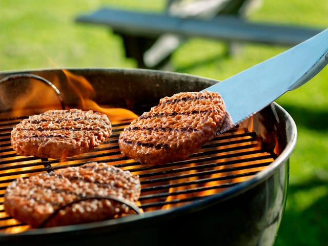 How Long to Grill Burgers (Burger Grill Time) - TipBuzz