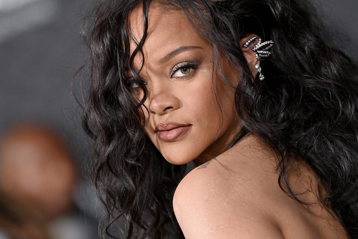 Stream RIHANNA - Super Bowl Halftime Show 2023 (Audio) . by L