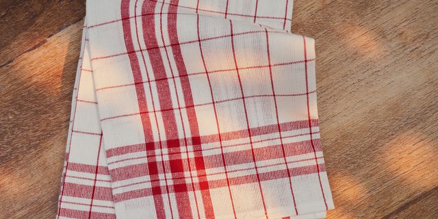 https://hips.hearstapps.com/hmg-prod/images/how-often-should-you-wash-your-tea-towels-64abeeaaa5af0.jpg?crop=1xw:0.7328671328671329xh;center,top&resize=640:*