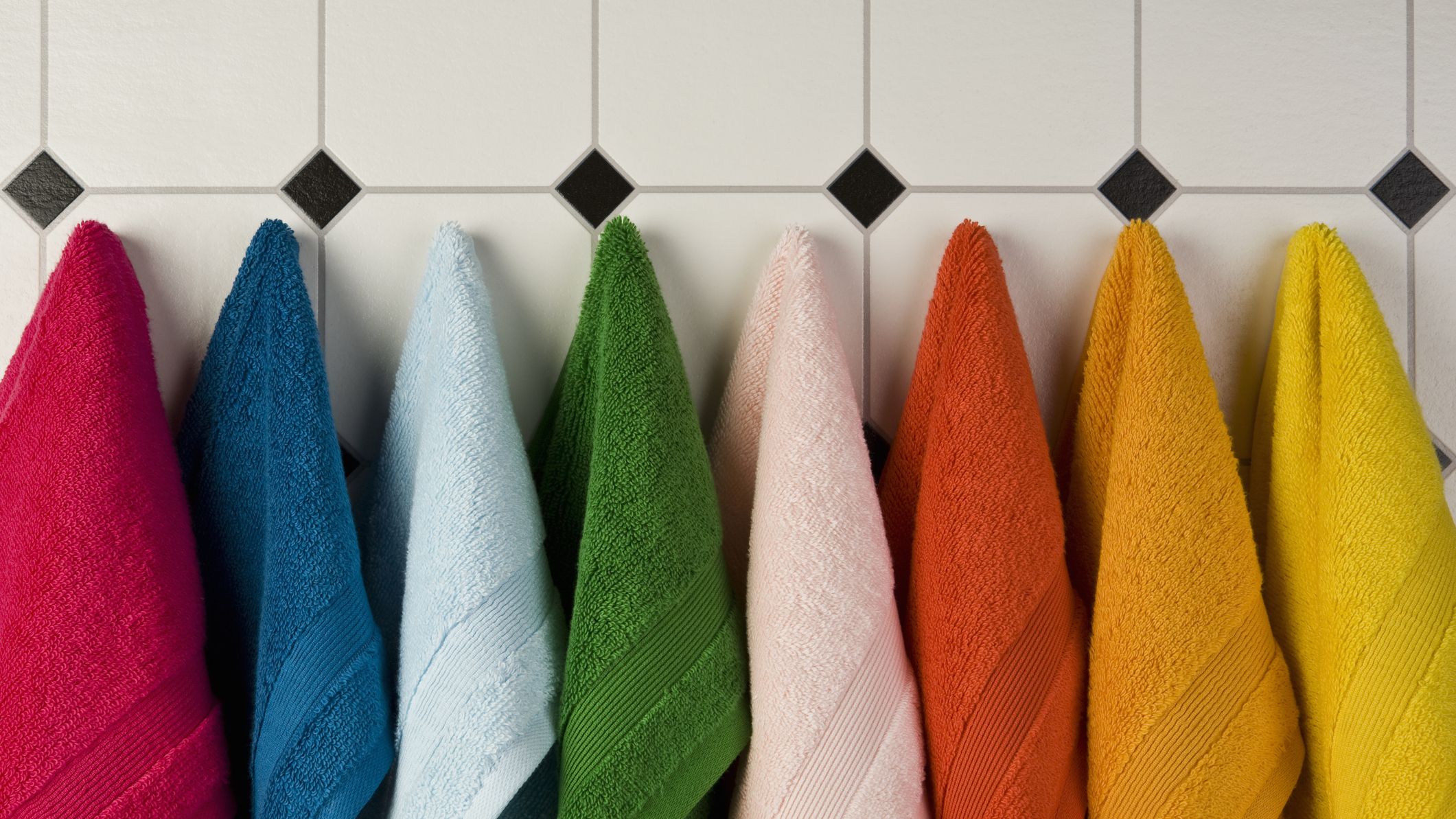How Often Should You Change Your Towels? Experts Answer This Question.