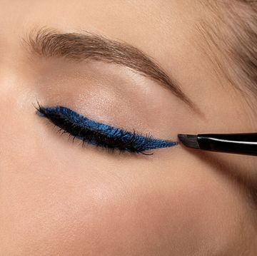 How to Apply Eyeliner - Eye Makeup Application Tips