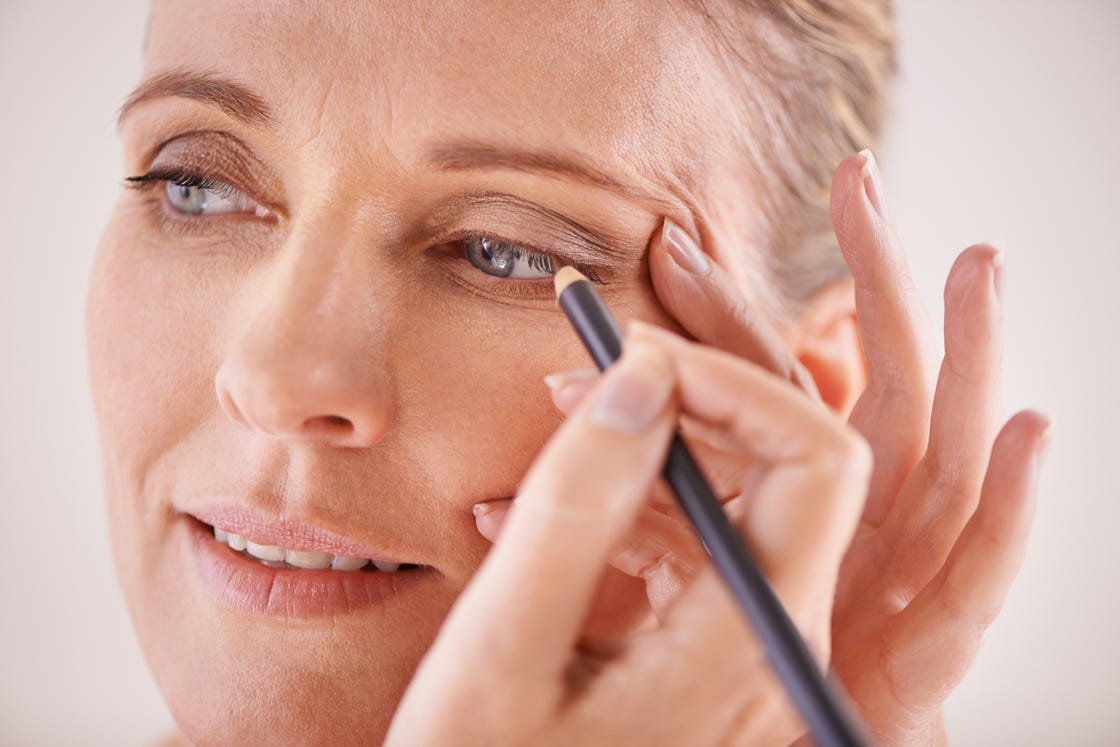 how to apply eyeliner