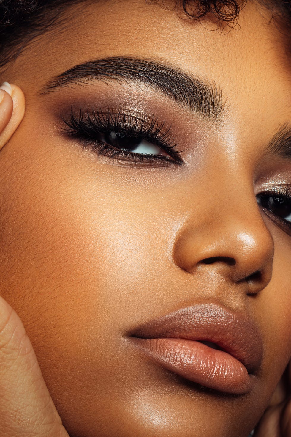 how to apply eyeshadow