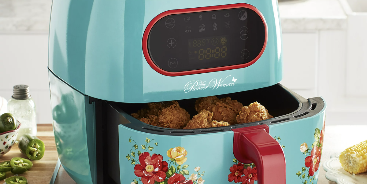 https://hips.hearstapps.com/hmg-prod/images/how-to-clean-air-fryer-1658959932.png?crop=1.00xw:0.502xh;0,0.230xh&resize=1200:*