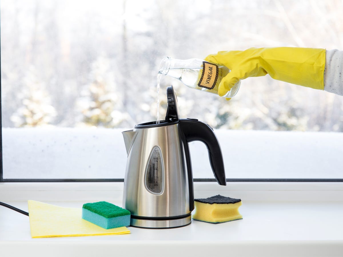 How to Boil Water Using a Kettle: Stovetop & Electric Types