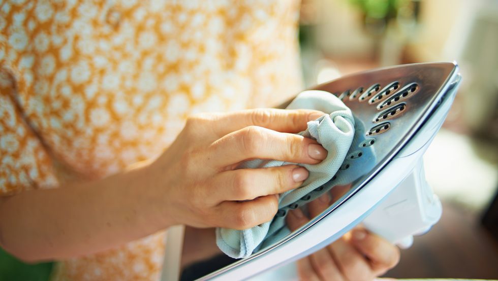 how to clean an iron