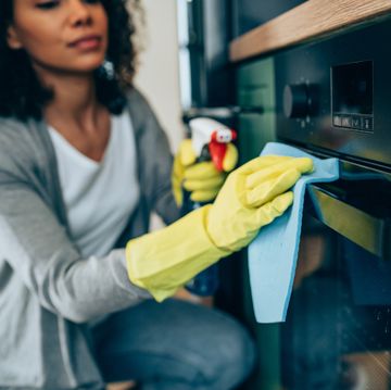 how to clean an oven quickly