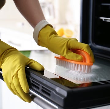 How to clean an oven quickly how to clean an oven quickly