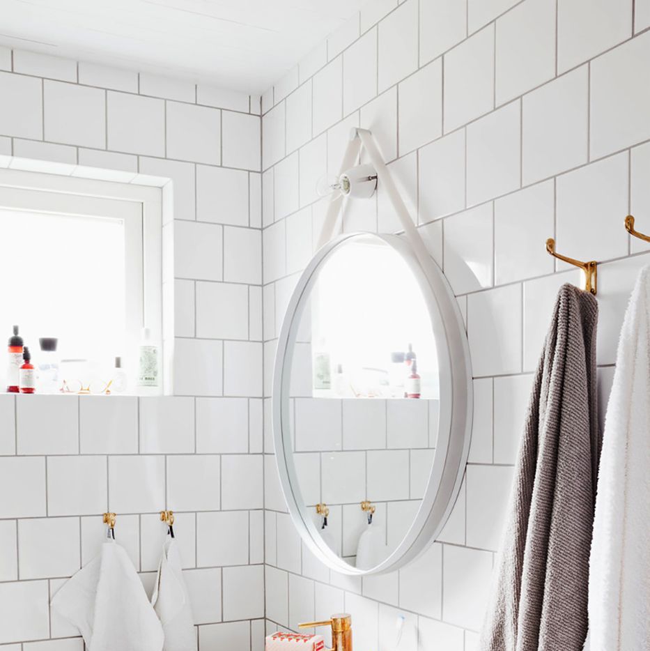 How to Clean Your Bathroom - A Bathroom Cleaning Checklist