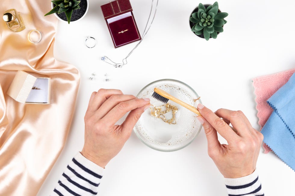 how to clean gold jewellery