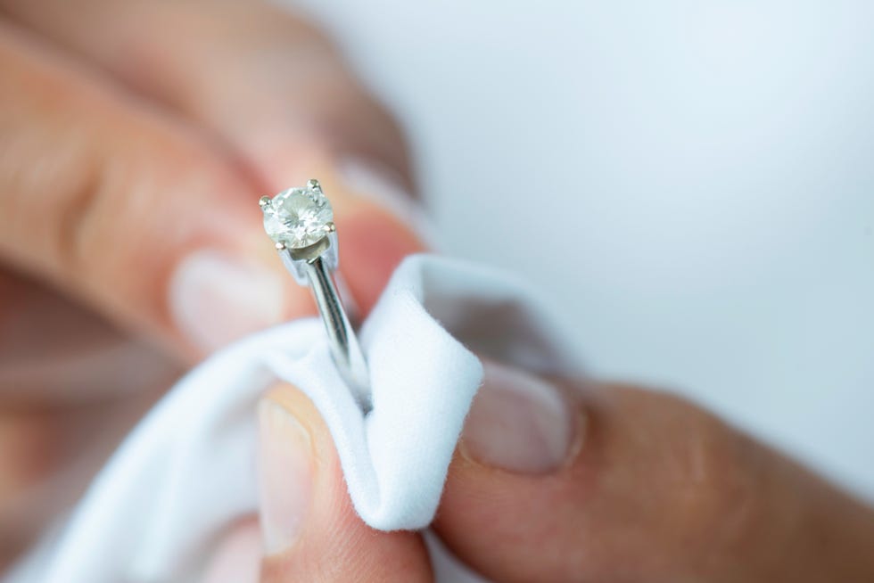 how to clean silver jewellery