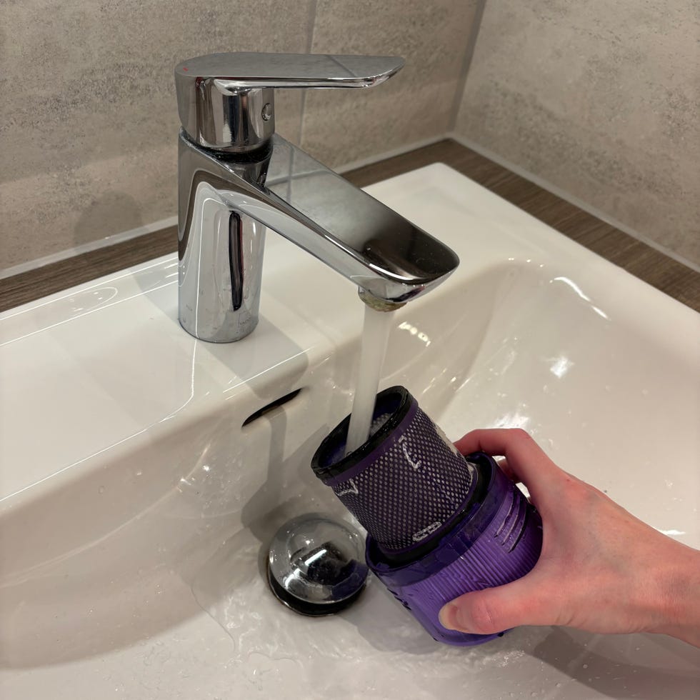 how to clean vacuum parts