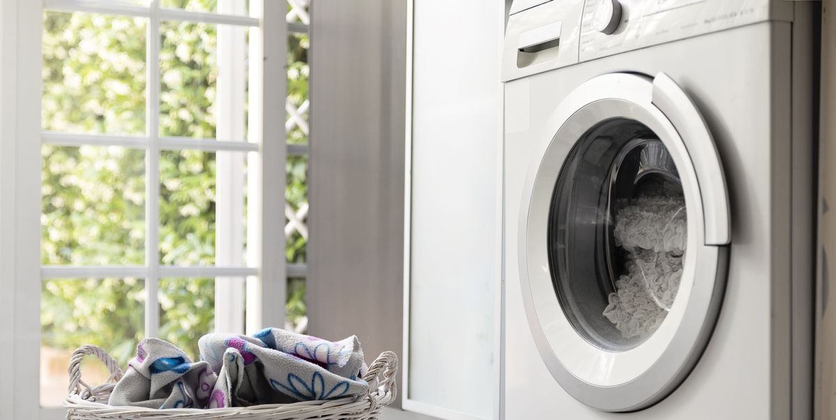 Why White Vinegar Should Be in Your Laundry Room