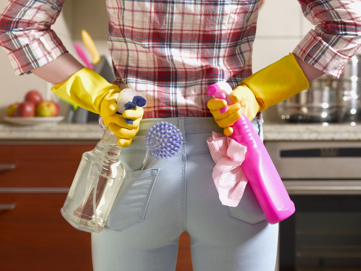 21-products-you-need-to-professionally-clean-a-house