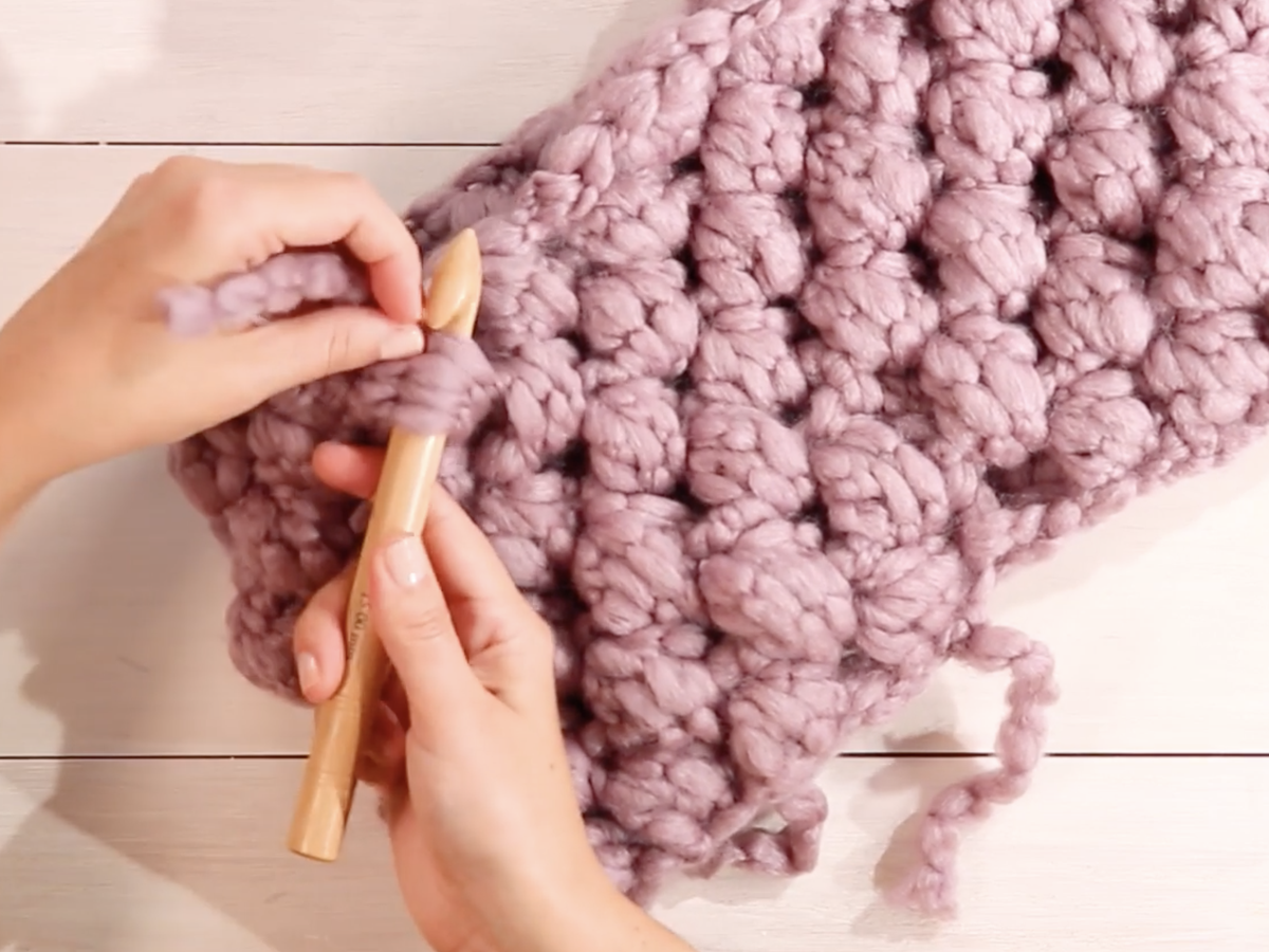 Finger Crochet Blanket Tutorial - No crochet knowledge needed