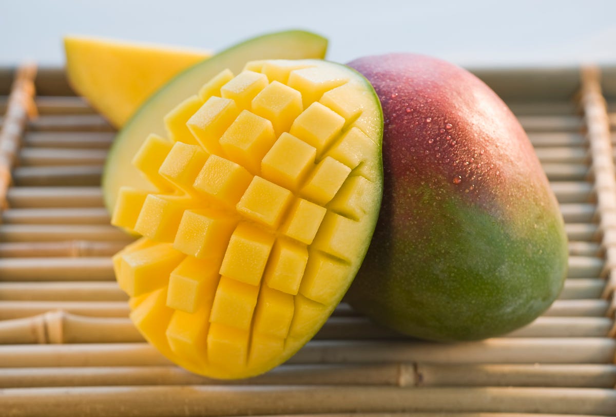 Here&apos;s Your Step-by-Step Guide to Learning How to Cut a <b>Mango</b>.