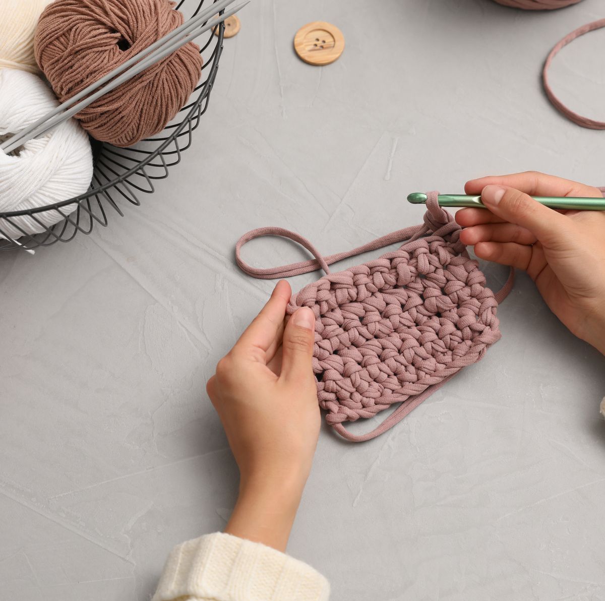 How to Fasten Off in Crochet Tutorial