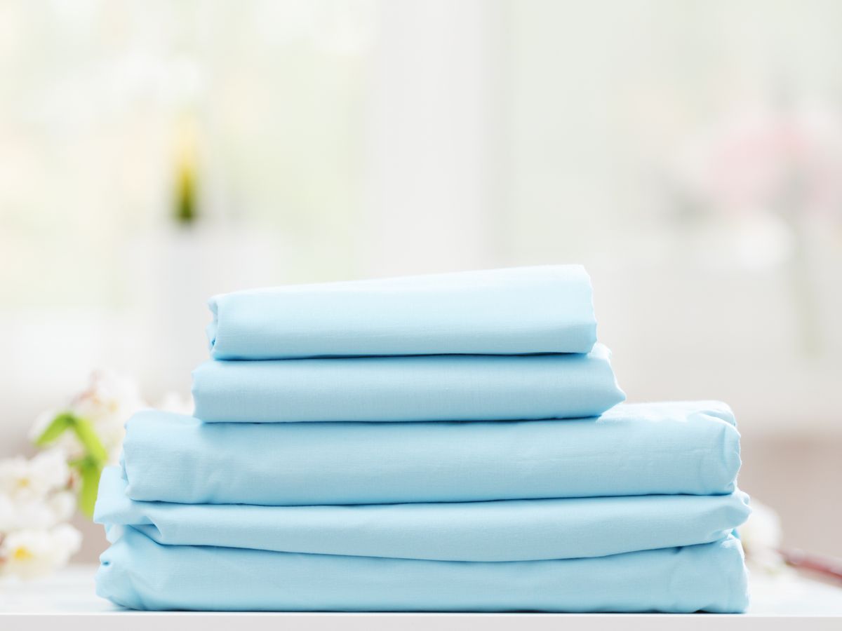 How To Keep Fitted Sheets On Your Bed - Shine Your Light