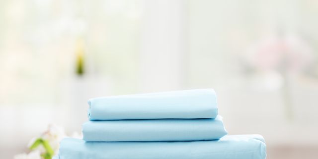 How to Fold a Fitted Sheet - Neatly Fold Elastic Edges in Seconds