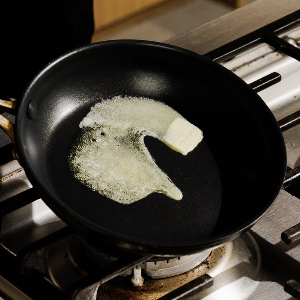 how to fry an egg