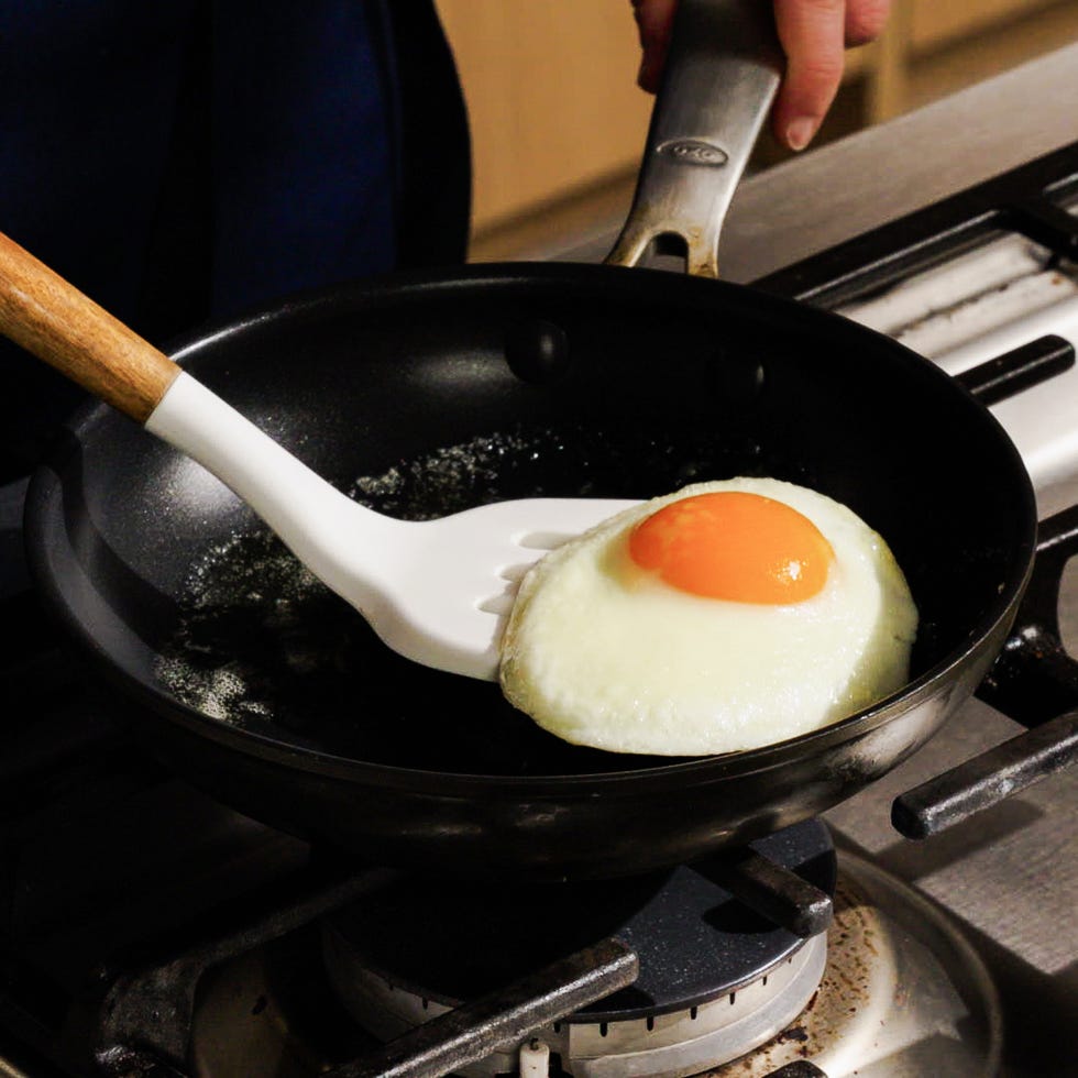 how to fry an egg