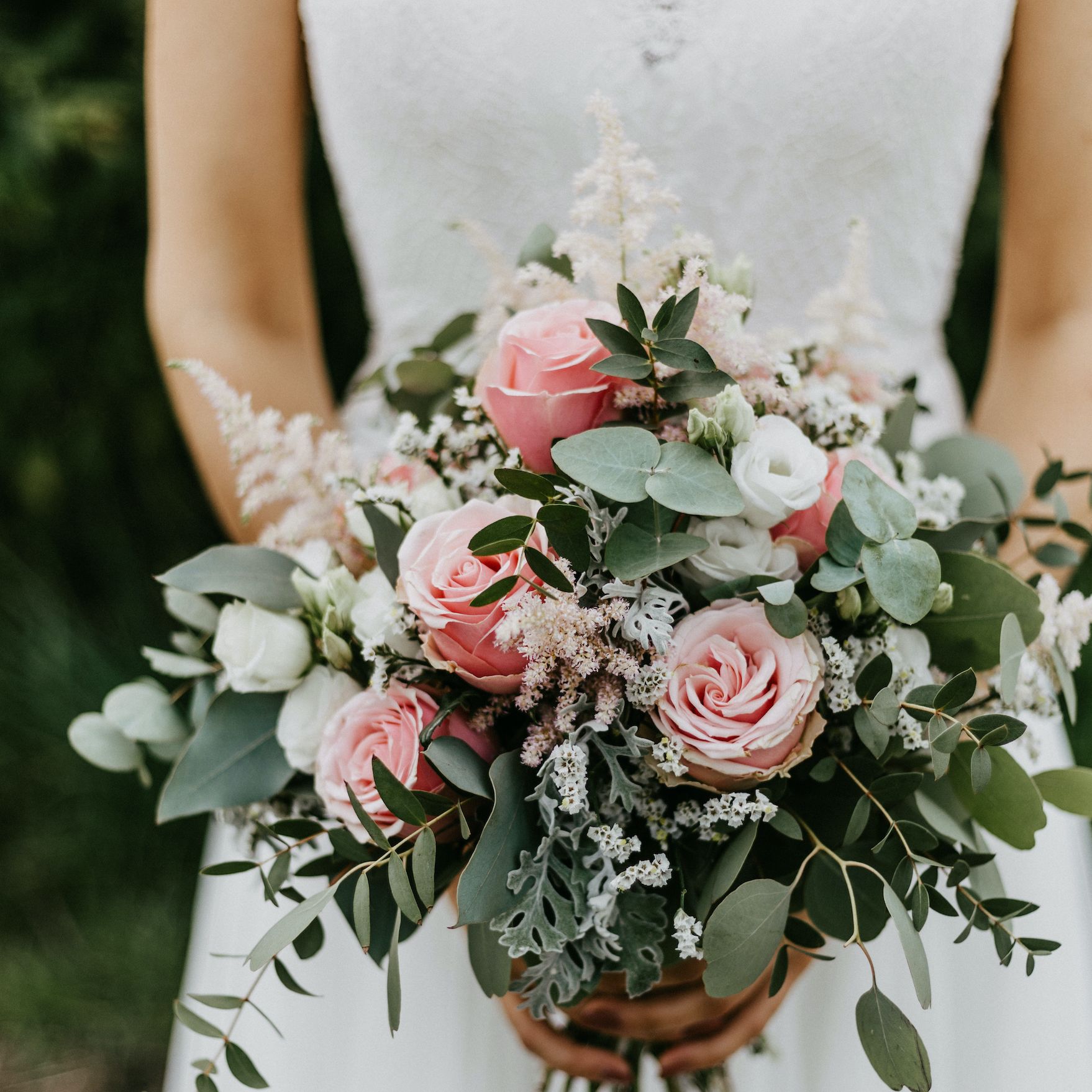 7 Ways to Preserve Your Floral Wedding Bouquet