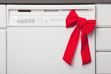how to help your dishwasher tackle the christmas load