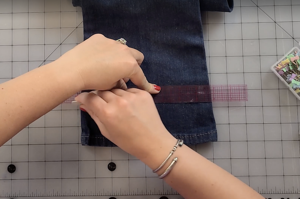 How to Hem Your Own Pants: 3 Easy Ways to Hem Pants - 2024 - MasterClass