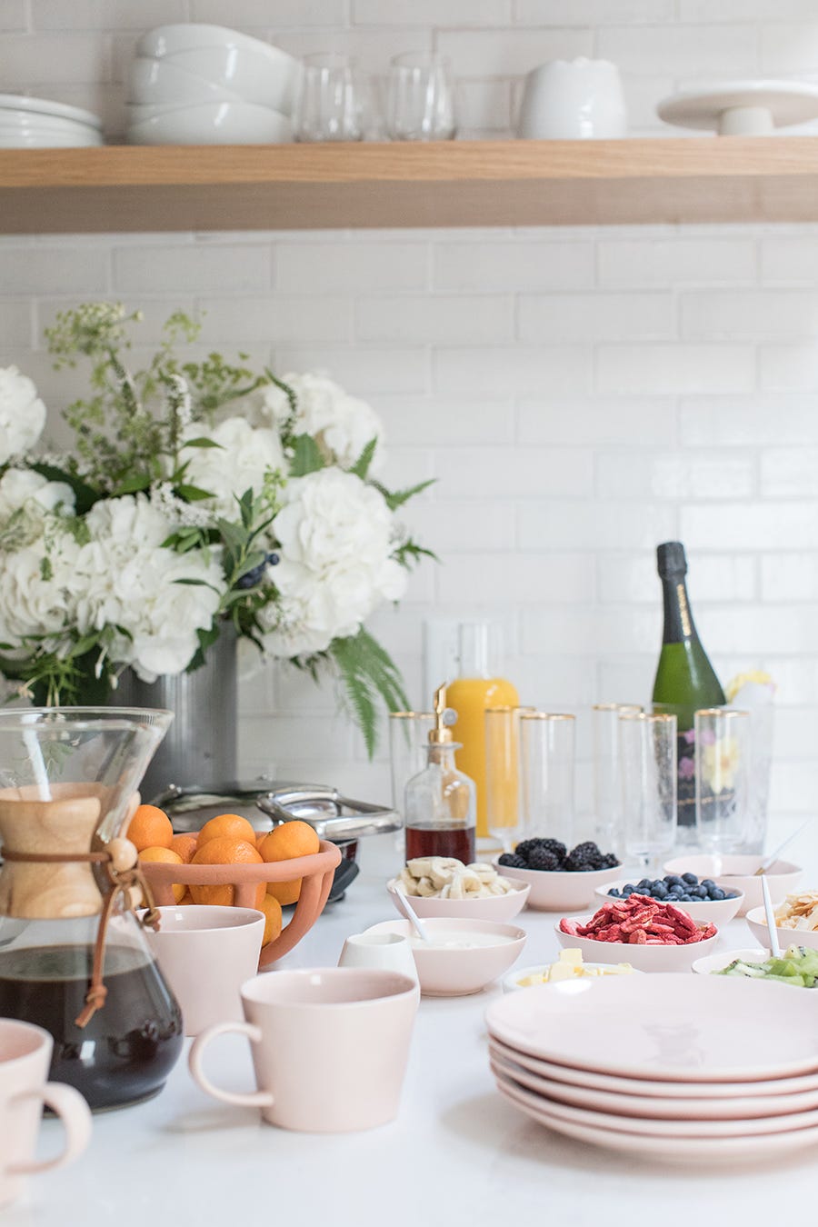 How To Host a Brunch Party — Moment & Company Tablescapes