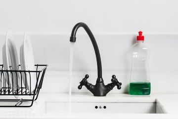 how to keep the kitchen sink sparkling