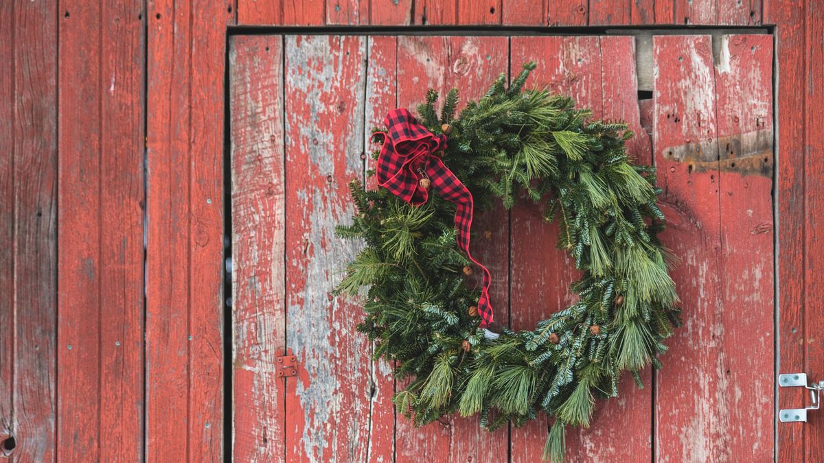 preview for How to Make a Christmas Wreath