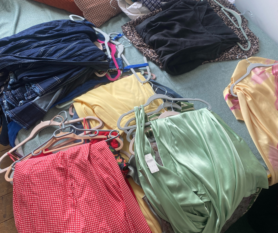 how to organise your wardrobe by colour