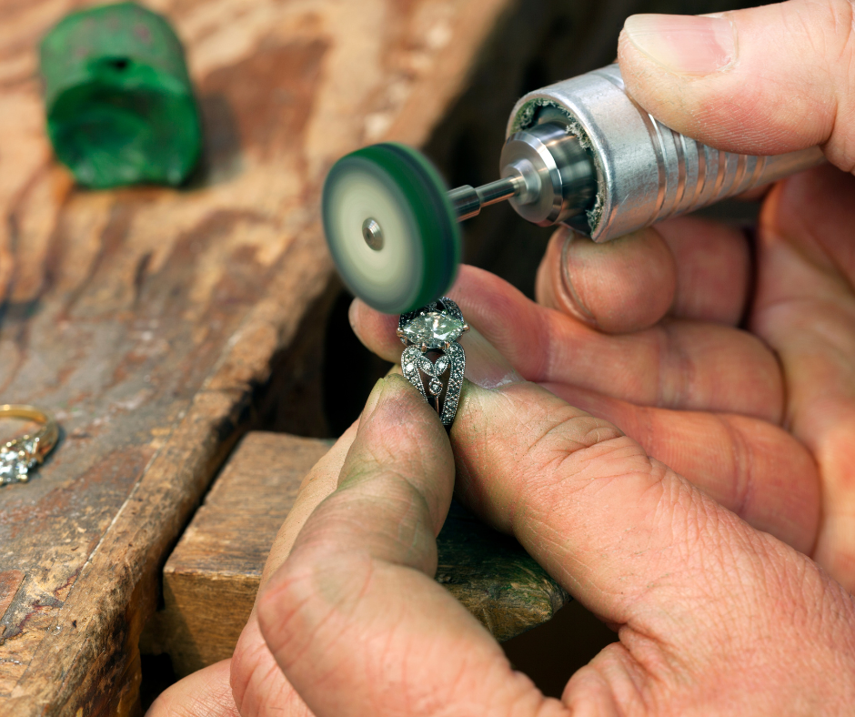 jewelry cleaning process with a polishing tool