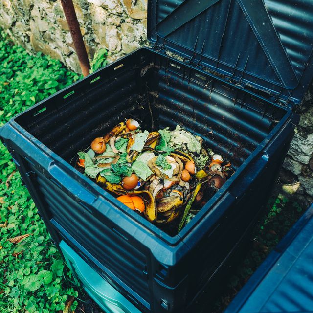 How To Make Compost - Creating Garden Compost