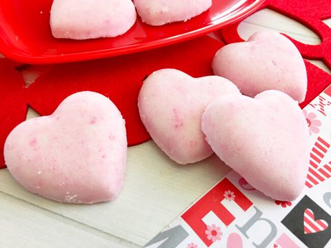 valentine's day heart crafts bath bombs