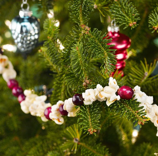 How to Make a Popcorn Garland - DIY Old-Fashioned Christmas Garland