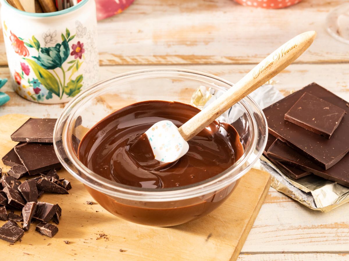 How to Temper Chocolate (Easiest Method!)