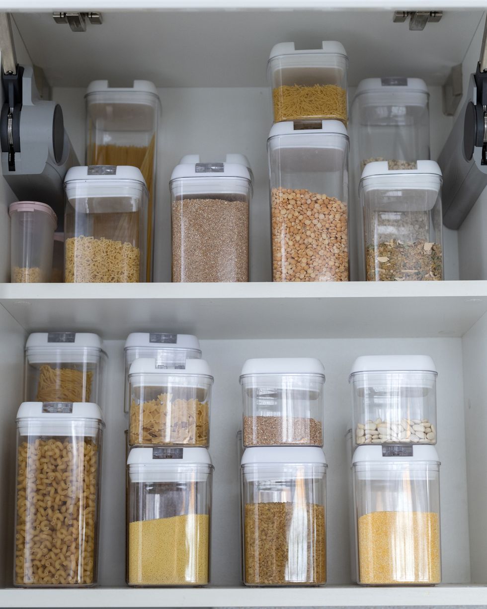 10 Genius Solutions for Organizing Food Storage Containers  Food storage  containers organization, Kitchen storage hacks, Kitchen storage boxes