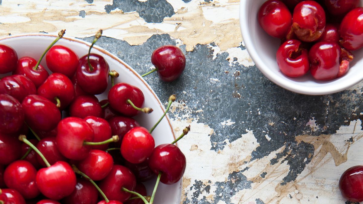 preview for How to pit cherries