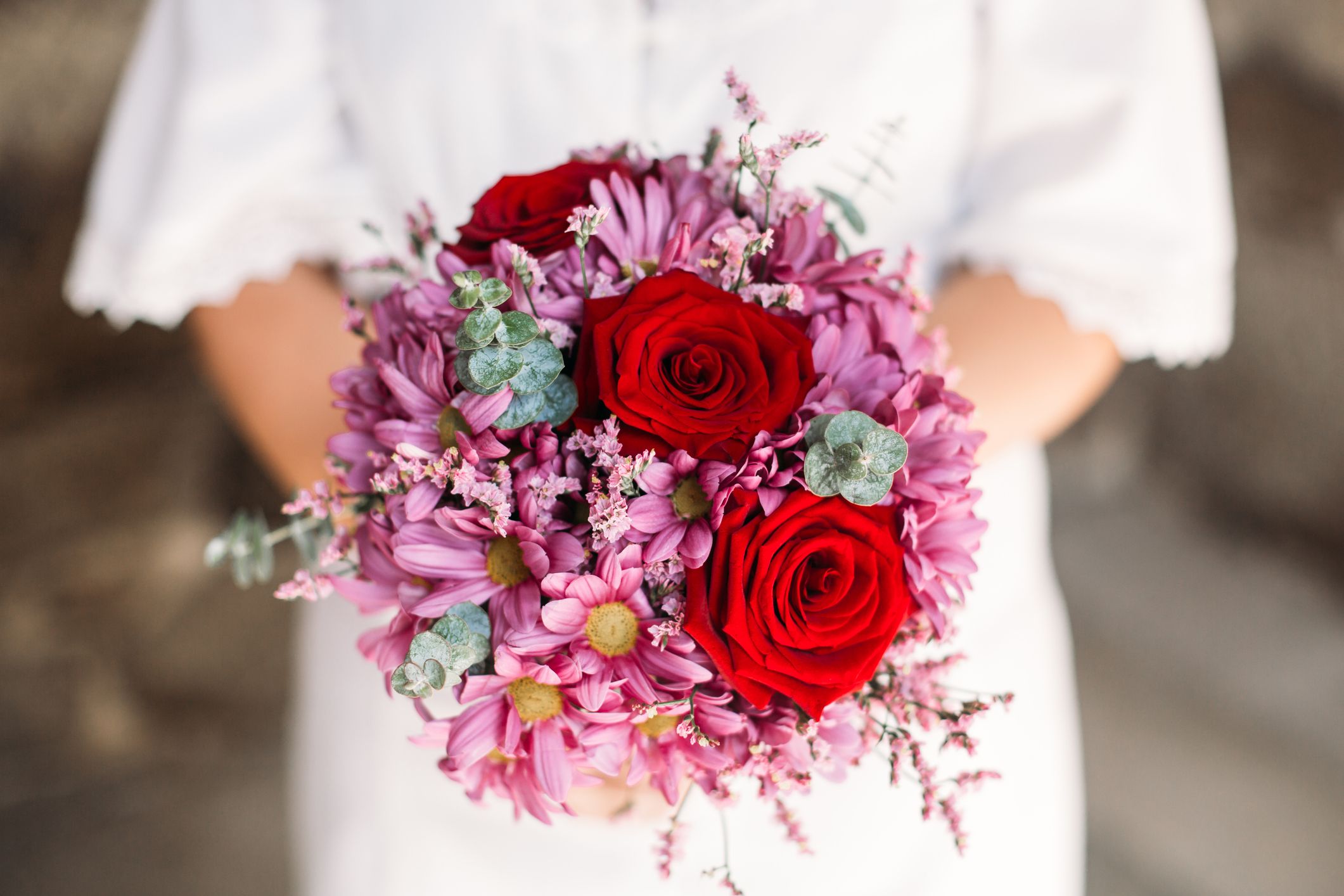 I preserved my wedding flowers using silica gel from the craft