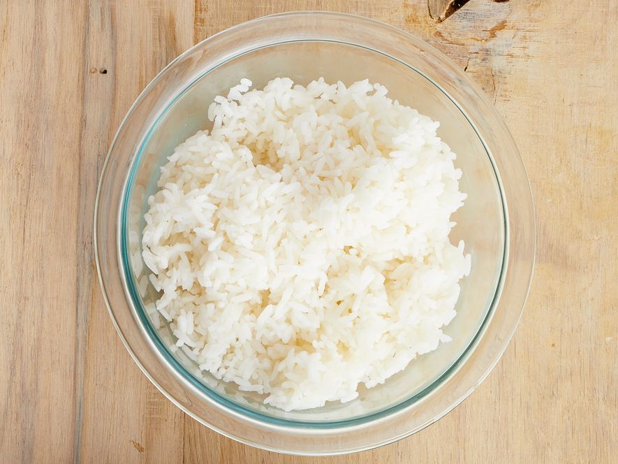 https://hips.hearstapps.com/hmg-prod/images/how-to-reheat-rice-1647015797.jpg?crop=0.9529960531036957xw:1xh;center,top&resize=1200:*