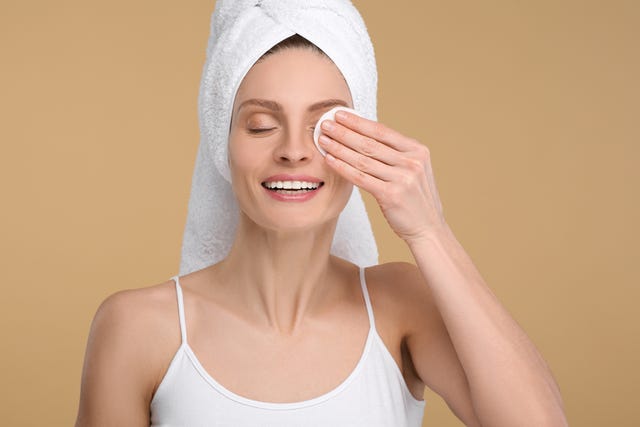how to remove waterproof mascara