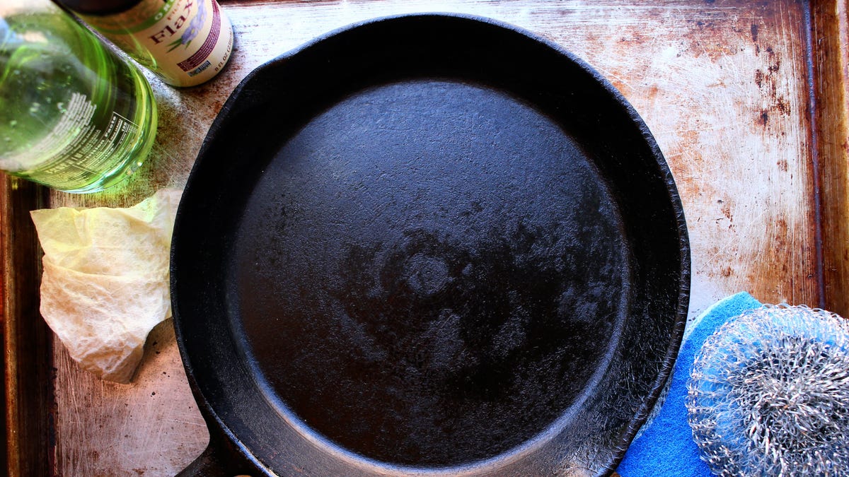 How To Season A Cast-Iron Pan — The Best Way To Season Cast Iron