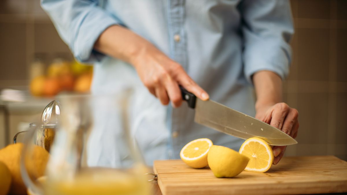How to Sharpen Kitchen Knives 