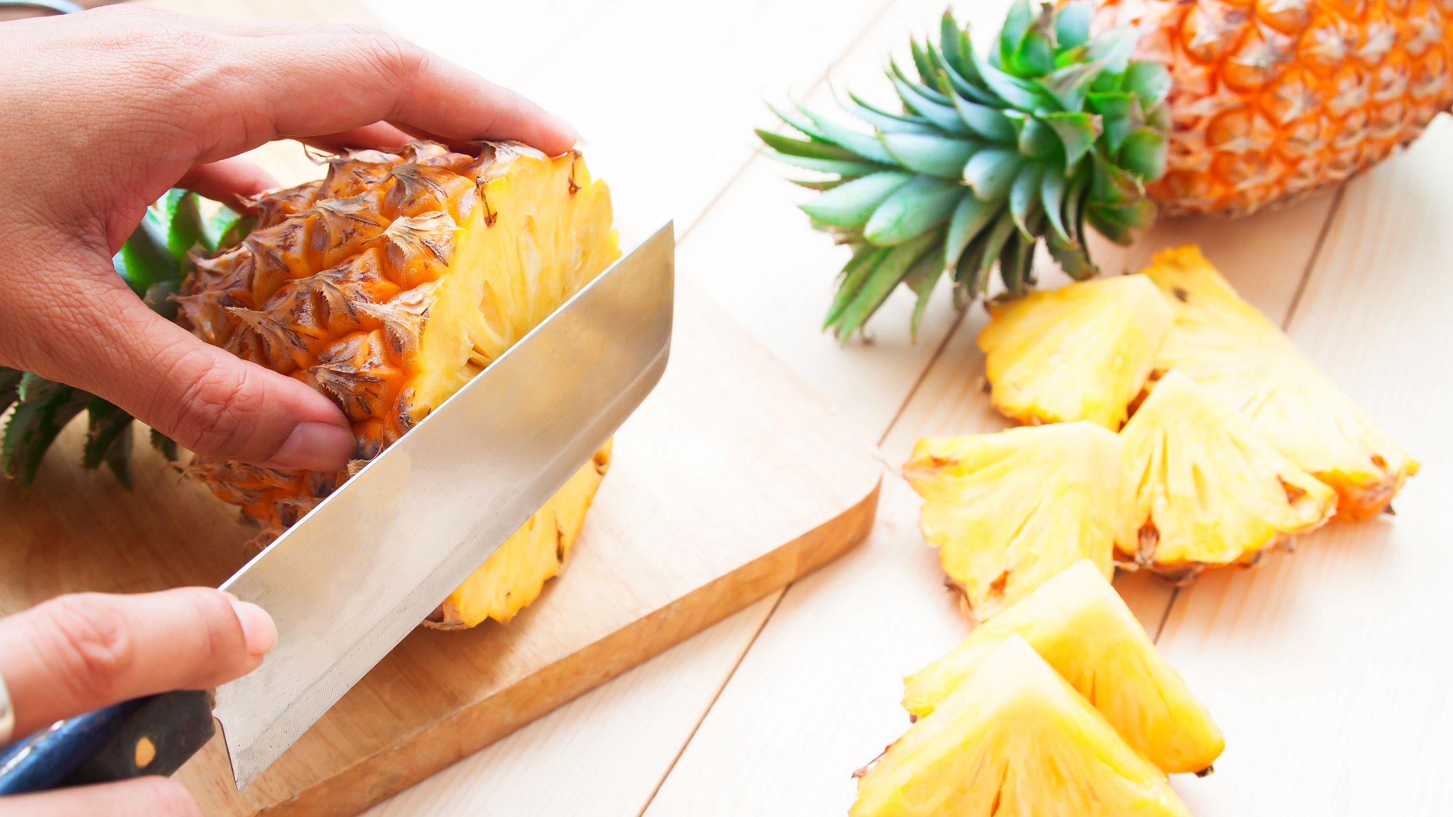 How to Tell If a Pineapple Is Ripe (4 Simple Ways) - Insanely Good