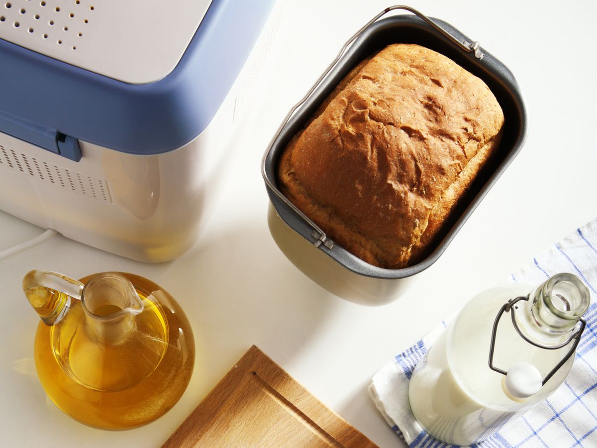 How to Use a Bread Maker - Bread Machine Tips for Beginners