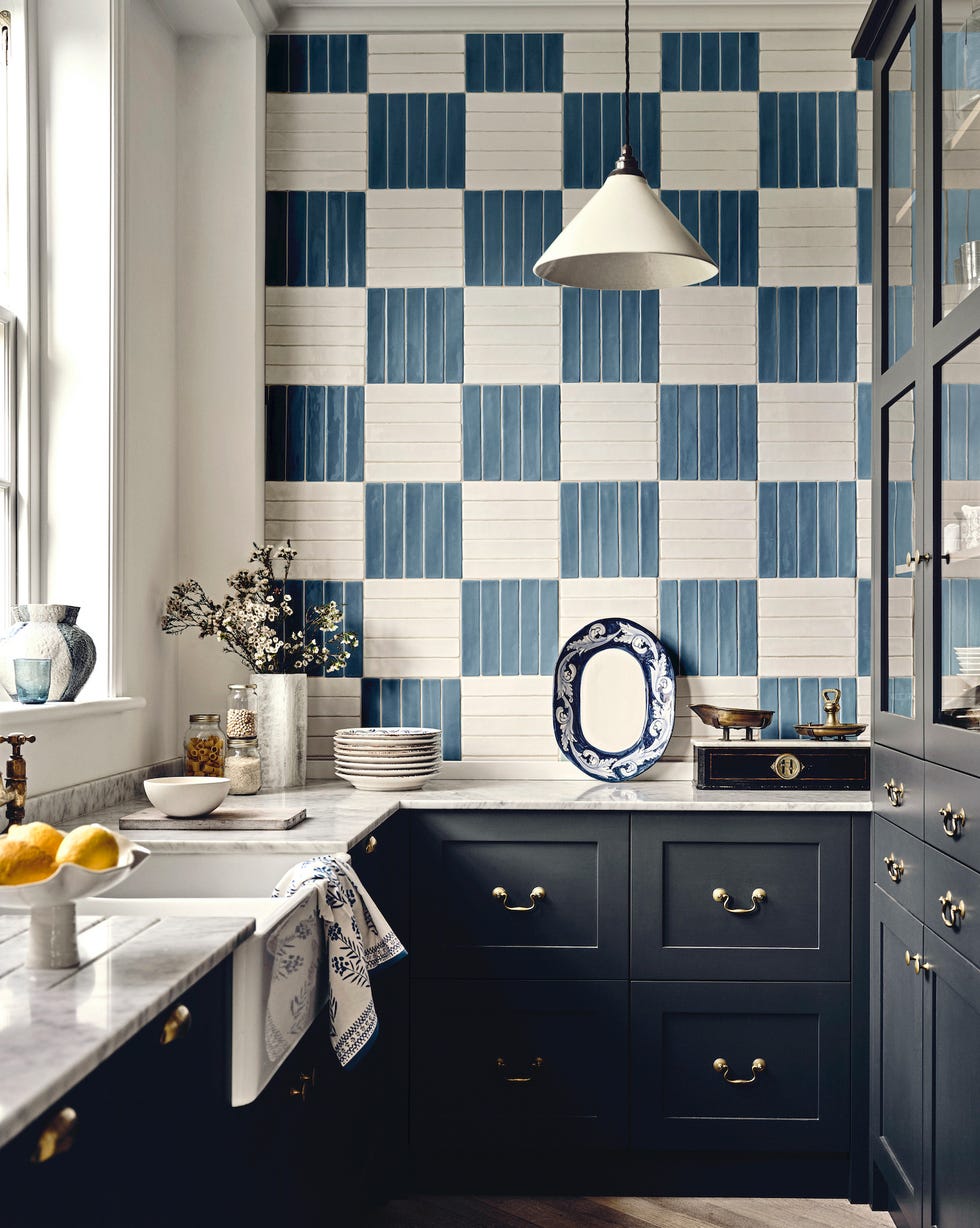 checkerboard kitchen tiles