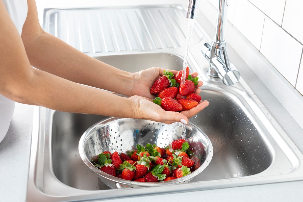 DIY Vinegar Fruit Wash  How to Make Your Berries Last Longer