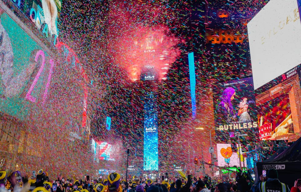 how to watch new years eve ball drop