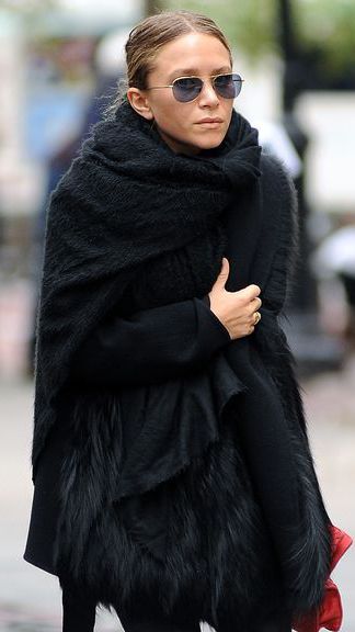 how to wear a scarf, as per mary kate olsen